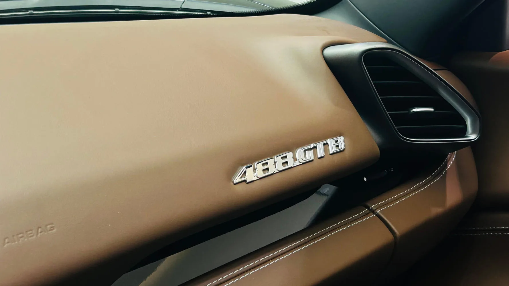 2015 Ferrari 488 GTB, 17/30