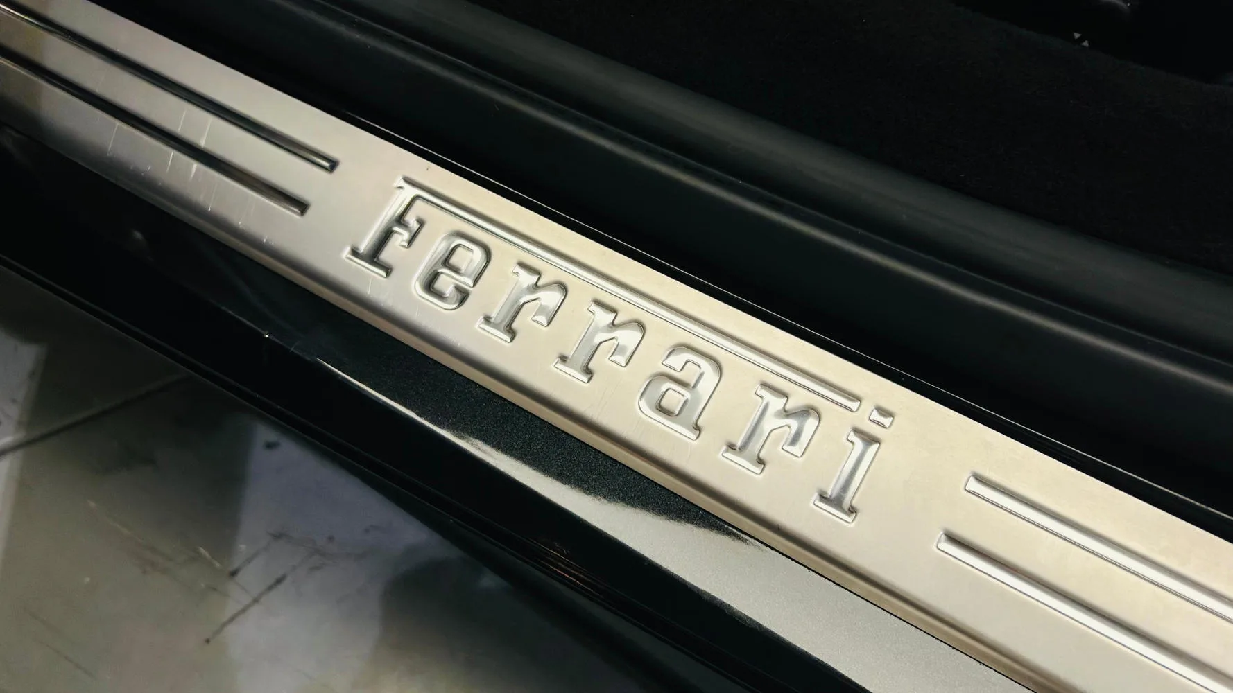 2015 Ferrari 488 GTB, 27/30