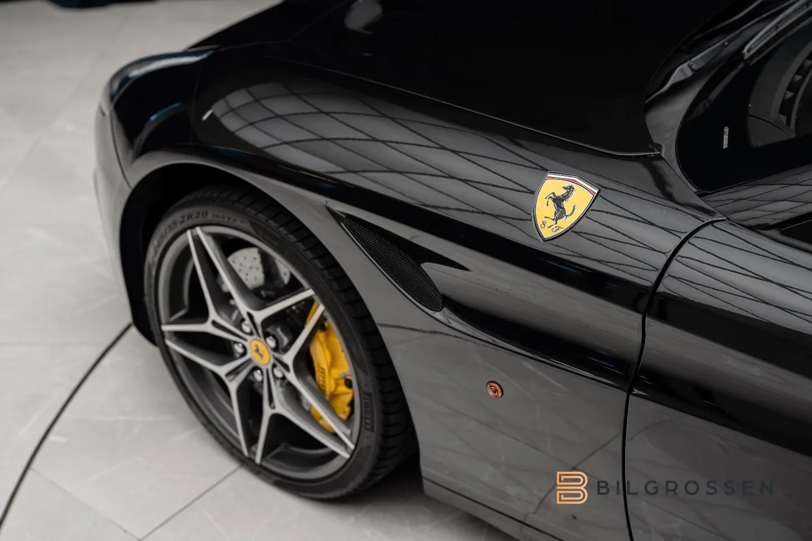 2015 Ferrari California T, 12/24