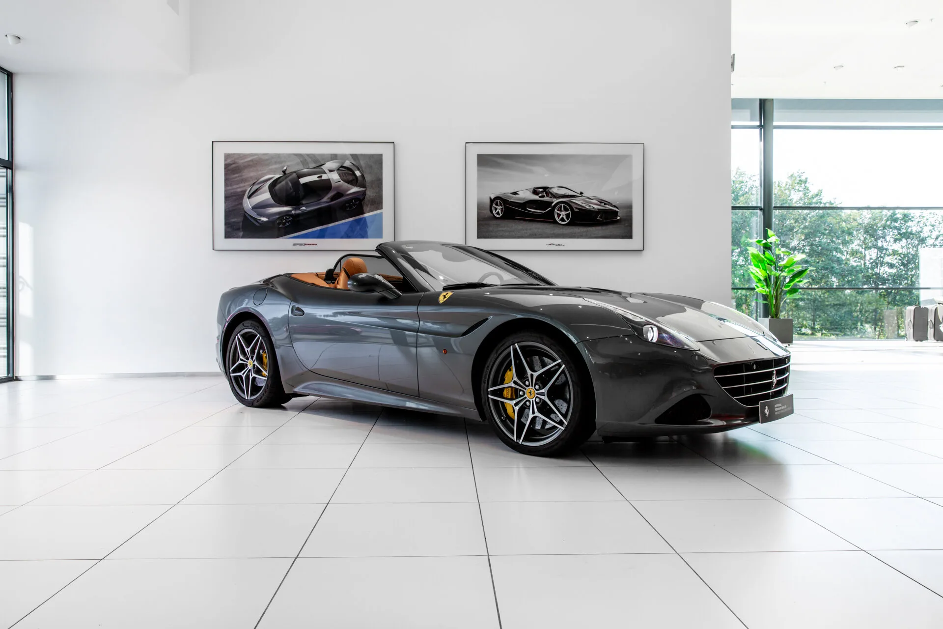 2015 Ferrari California T angeboten von einem Fachhändler in Hengelo, Niederlande, Hauptfoto
