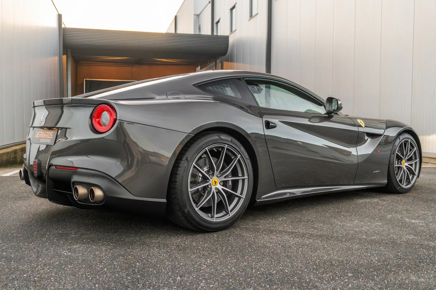 2015 Ferrari F12berlinetta angeboten von einem Supersportwagenhändler in Woerden, Niederlande, Foto 2 von 25