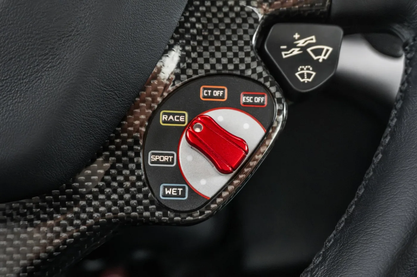 2015 Ferrari F12berlinetta angeboten von einem Supersportwagenhändler in Woerden, Niederlande, Foto 9 von 25