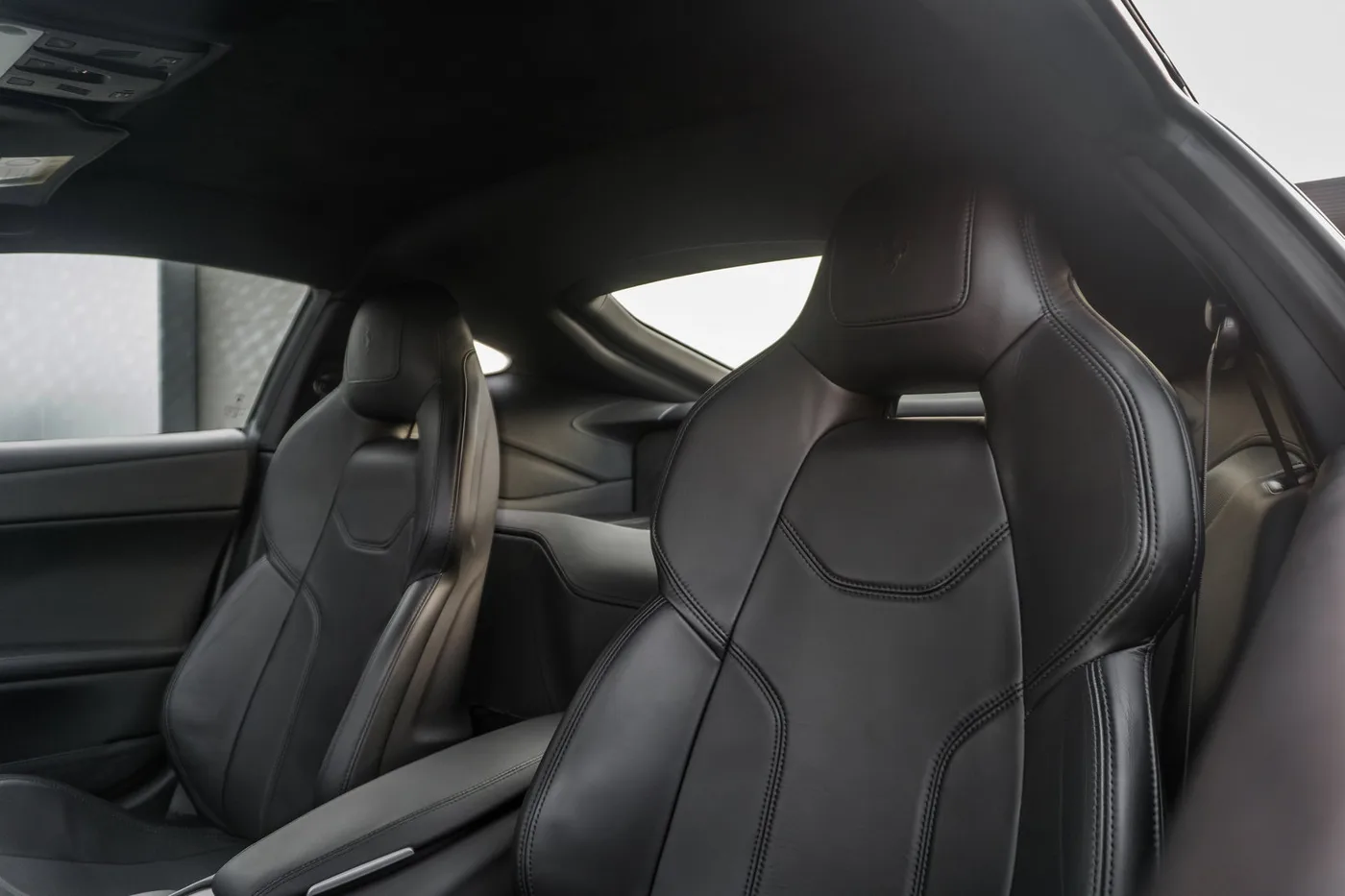 2015 Ferrari F12berlinetta angeboten von einem Supersportwagenhändler in Woerden, Niederlande, Foto 16 von 25