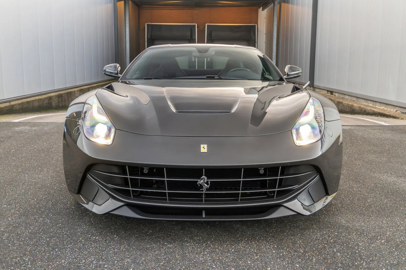 2015 Ferrari F12berlinetta angeboten von einem Supersportwagenhändler in Woerden, Niederlande, Foto 24 von 25
