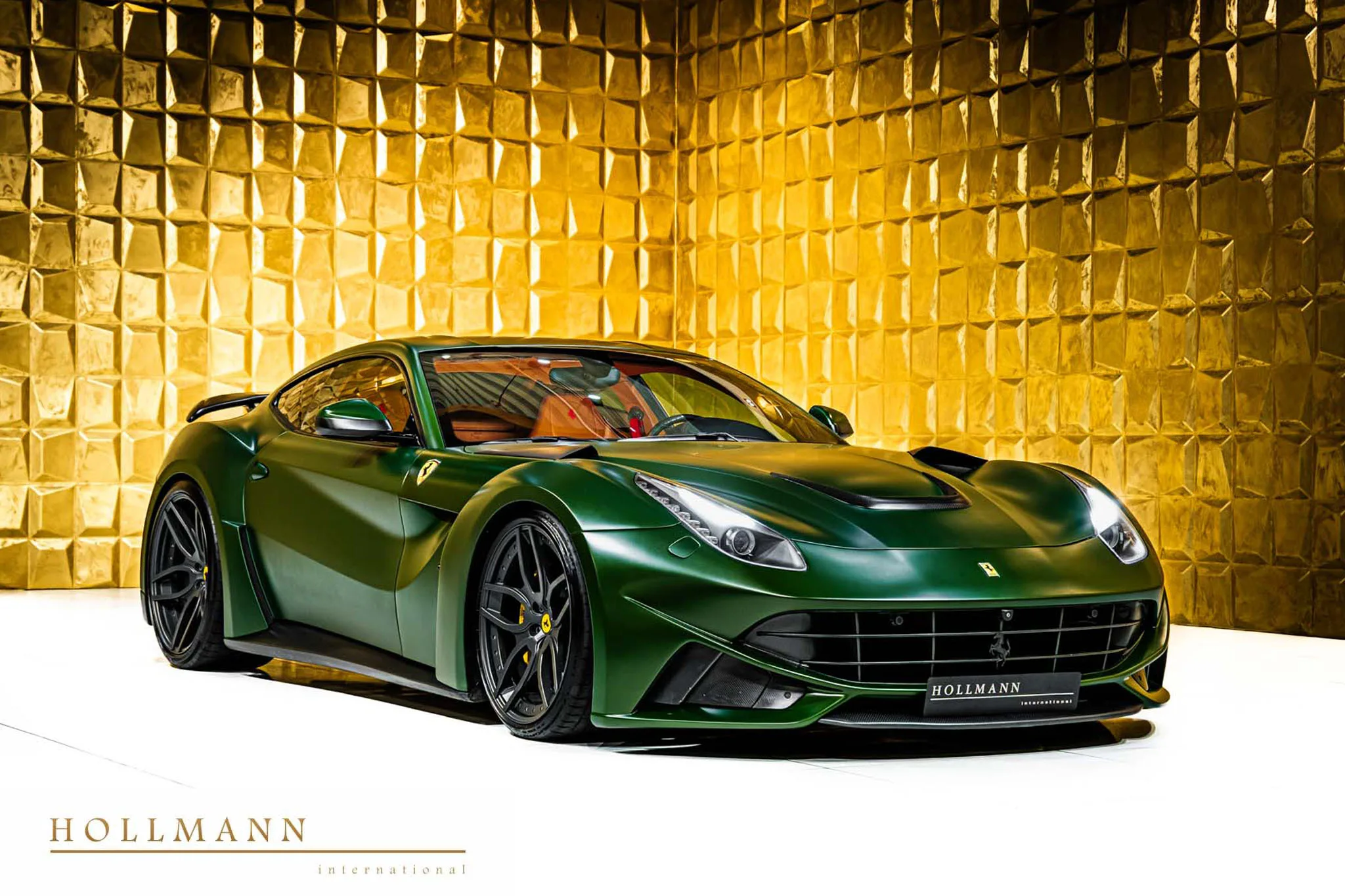 2015 Ferrari F12berlinetta angeboten von einem Fachhändler in Stuhr, Deutschland, Hauptfoto