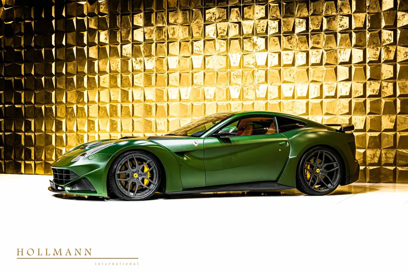 2015 Ferrari F12berlinetta angeboten von einem Fachhändler in Stuhr, Deutschland, Foto 3 von 8