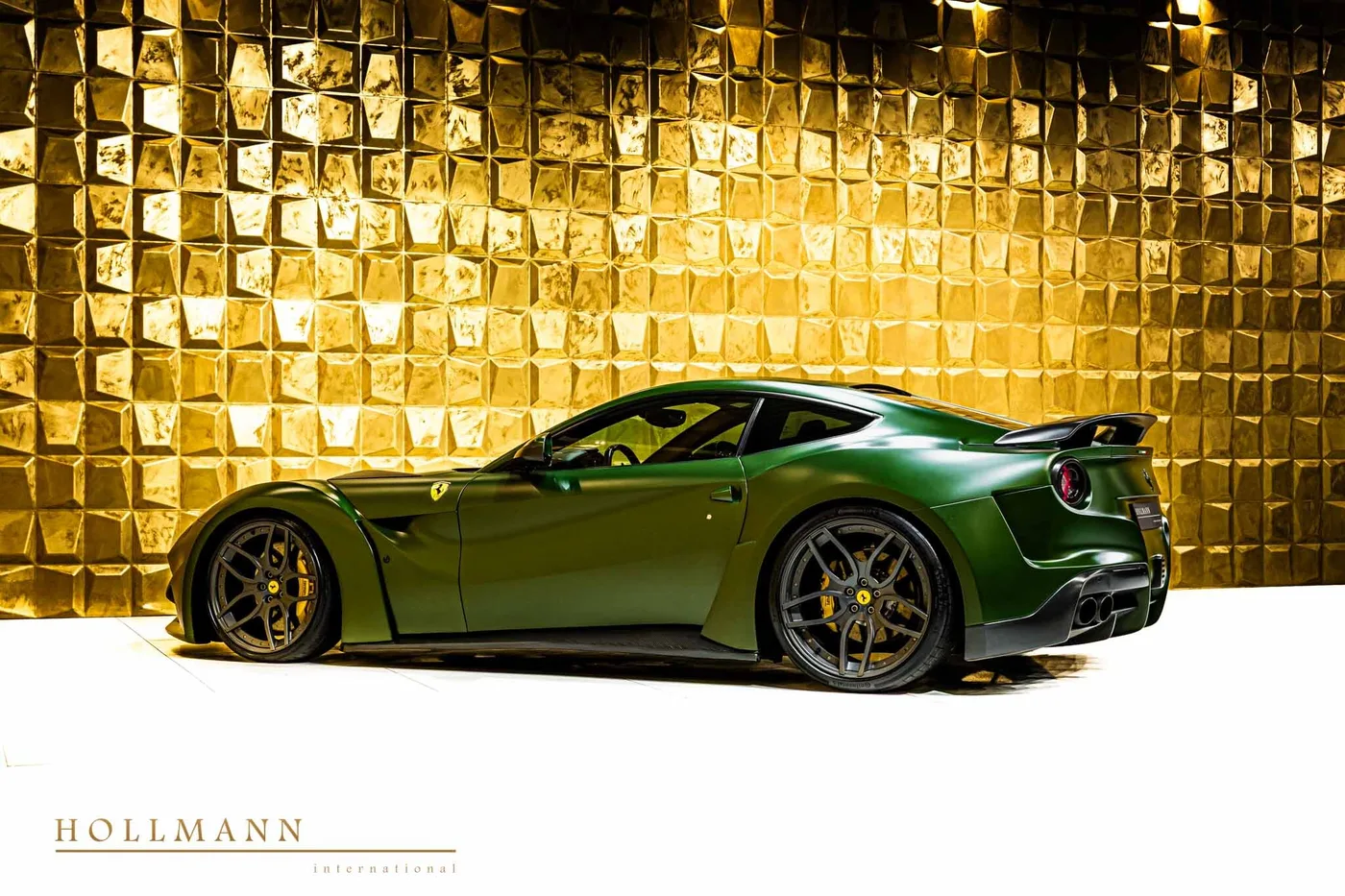 2015 Ferrari F12berlinetta angeboten von einem Fachhändler in Stuhr, Deutschland, Foto 5 von 8