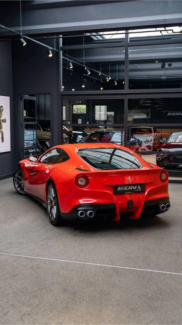 2015 Ferrari F12berlinetta, 29/30