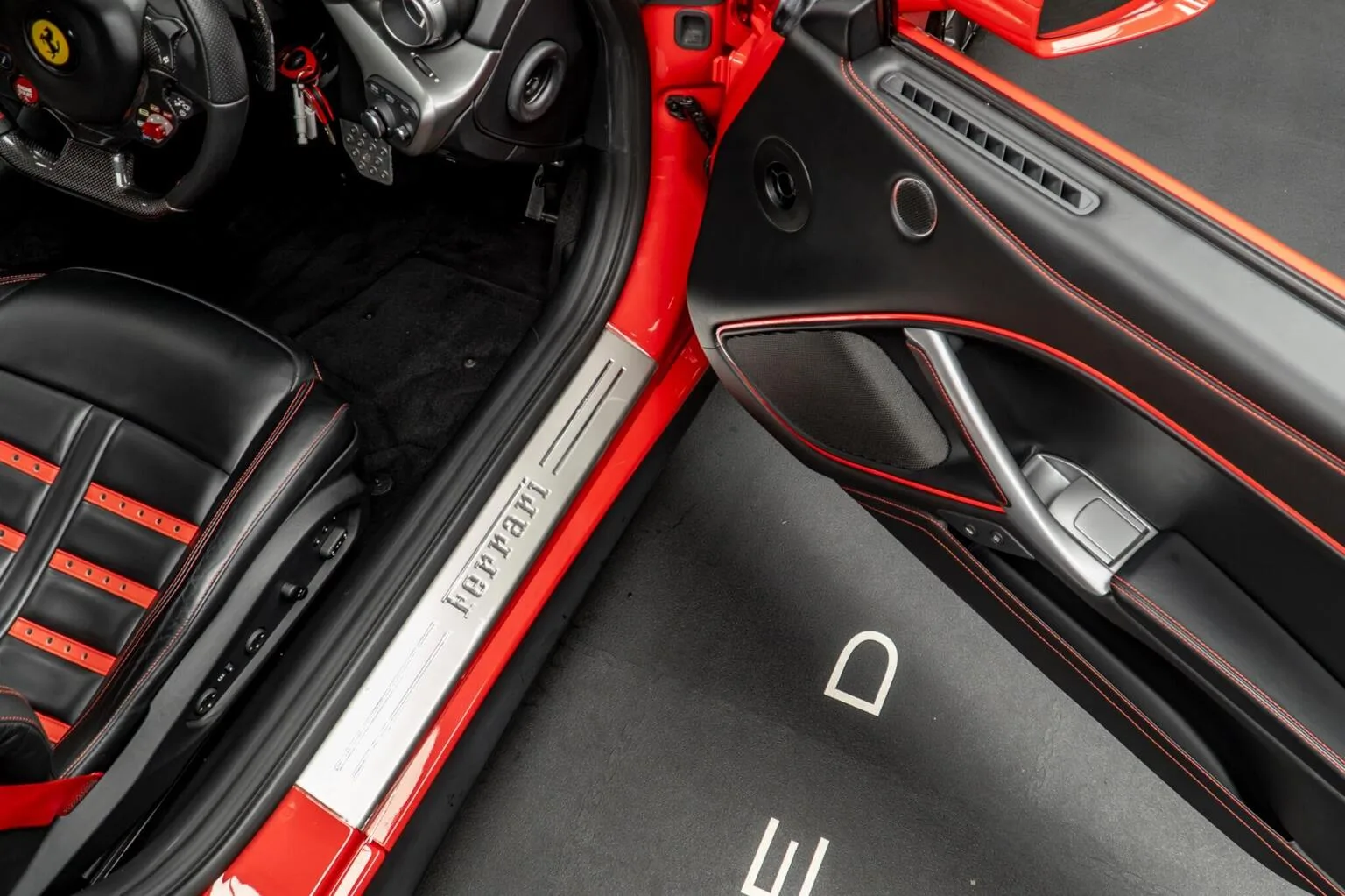 2015 Ferrari F12berlinetta, 28/30