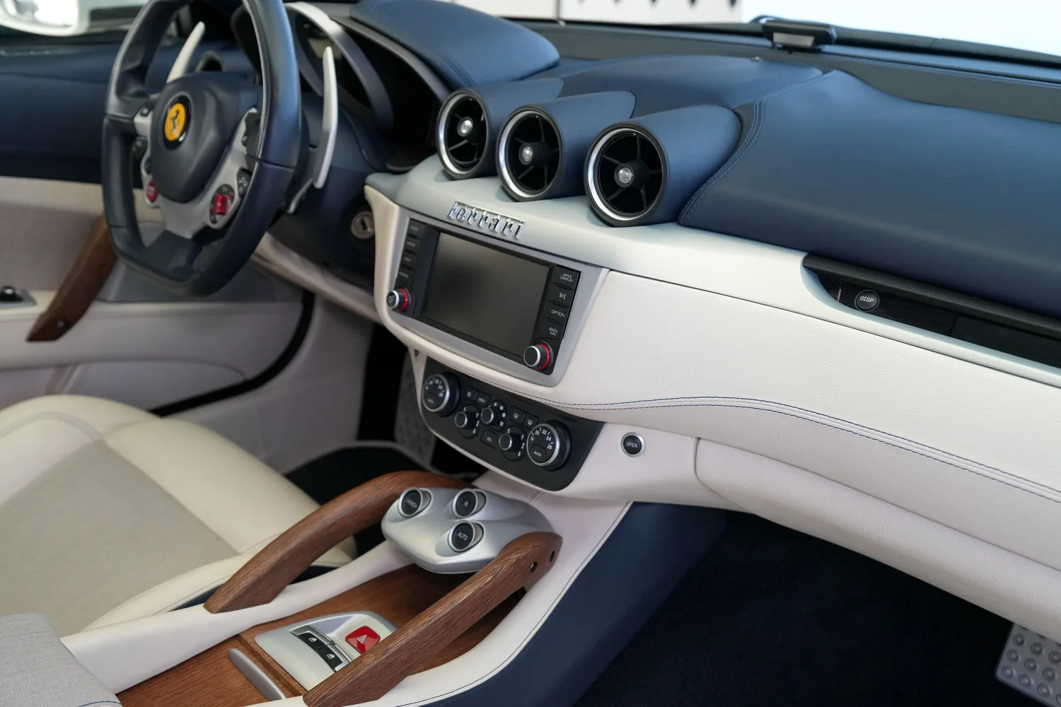 2015 Ferrari FF, 11/17