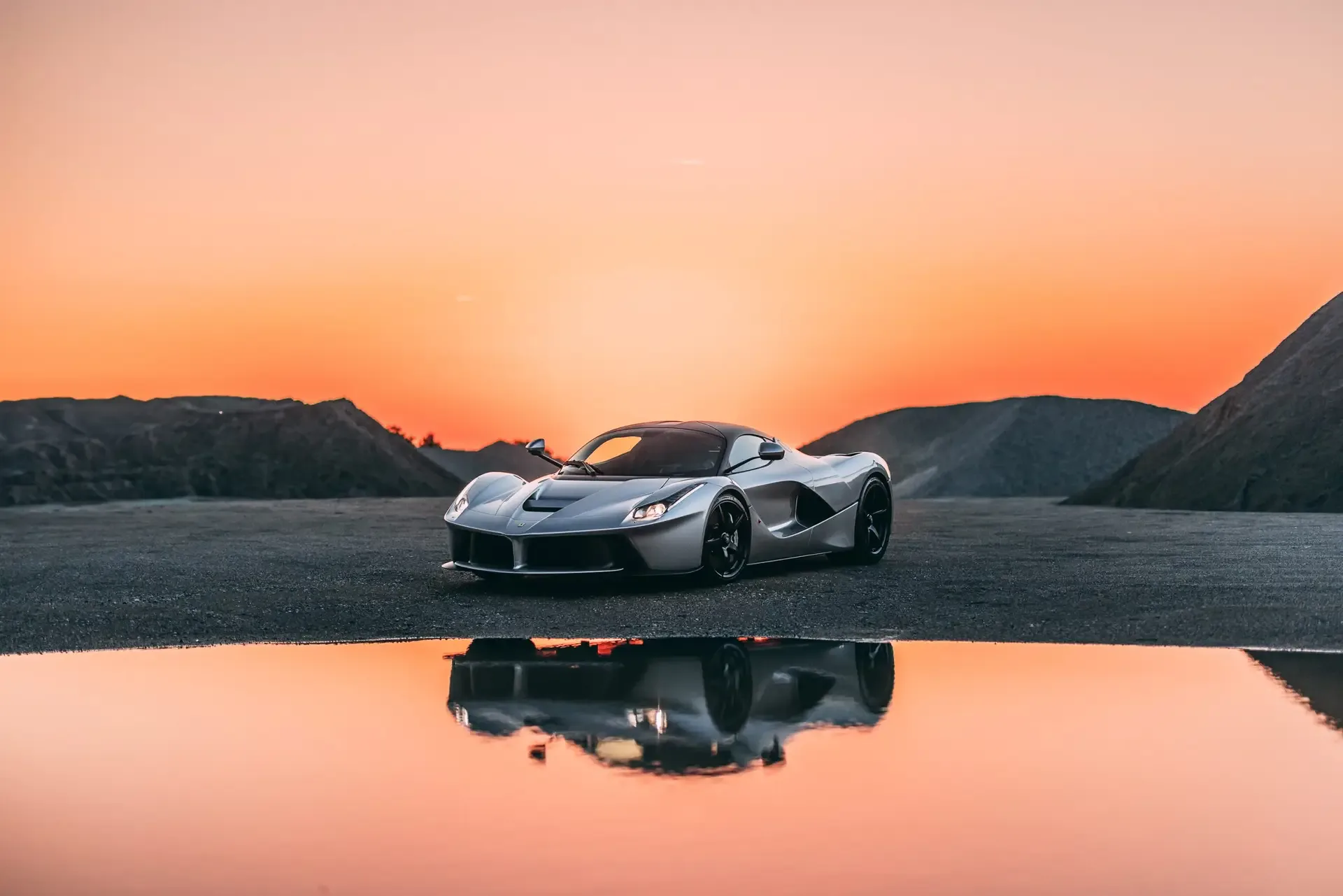 2015 Ferrari LaFerrari angeboten von einem Fachhändler in Munich, Deutschland, Hauptfoto