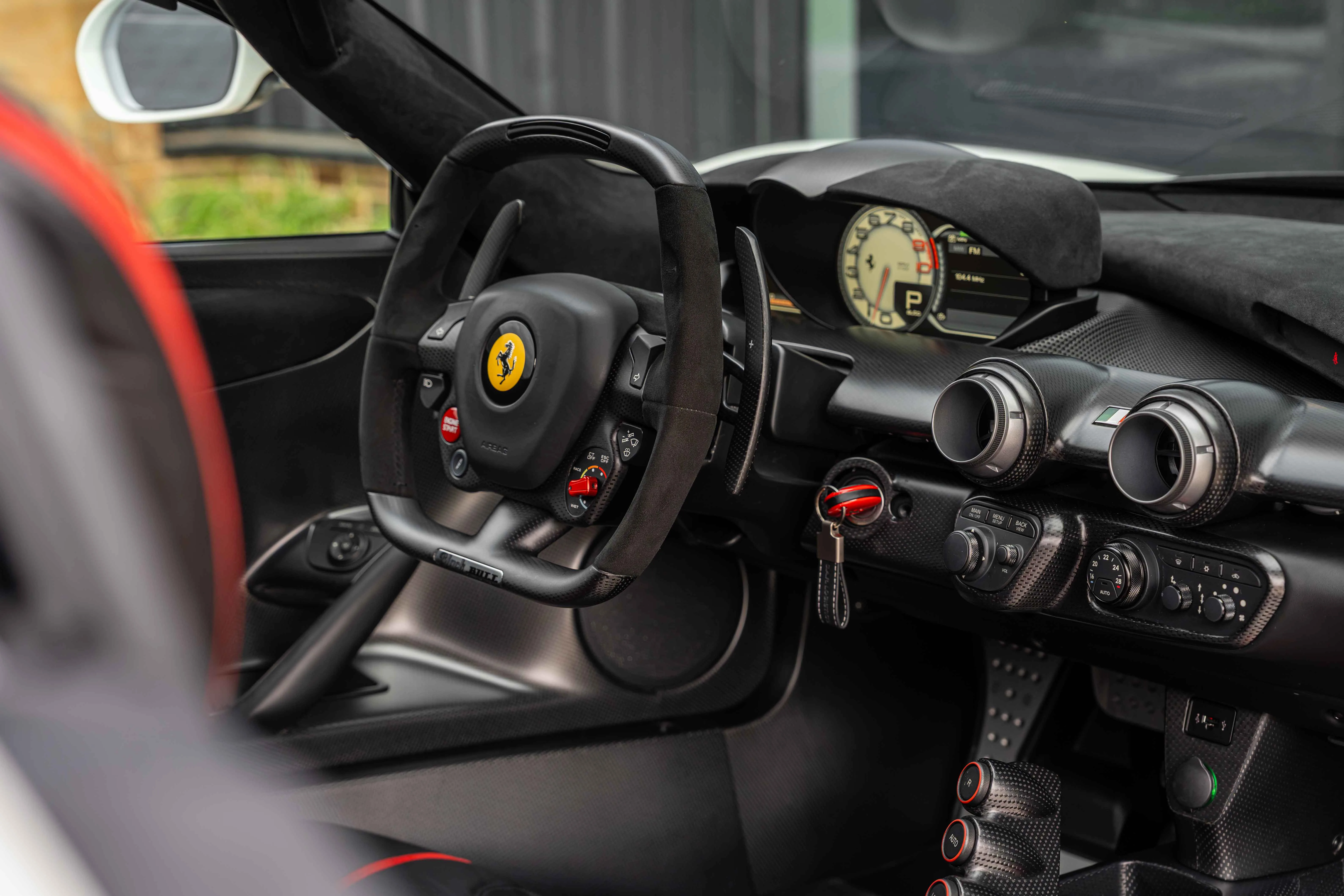 2015 Ferrari LaFerrari, 24/30