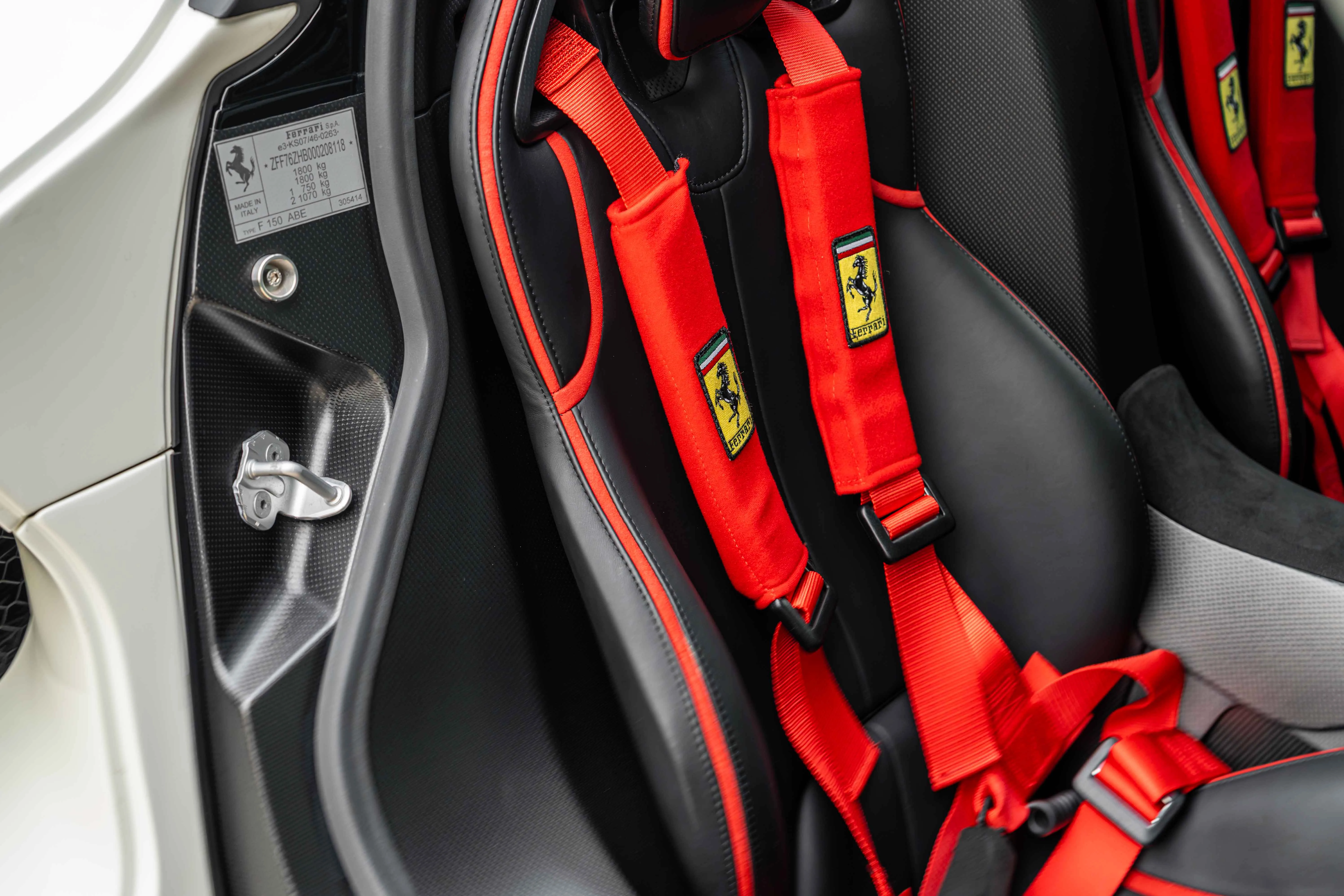 2015 Ferrari LaFerrari, 28/30