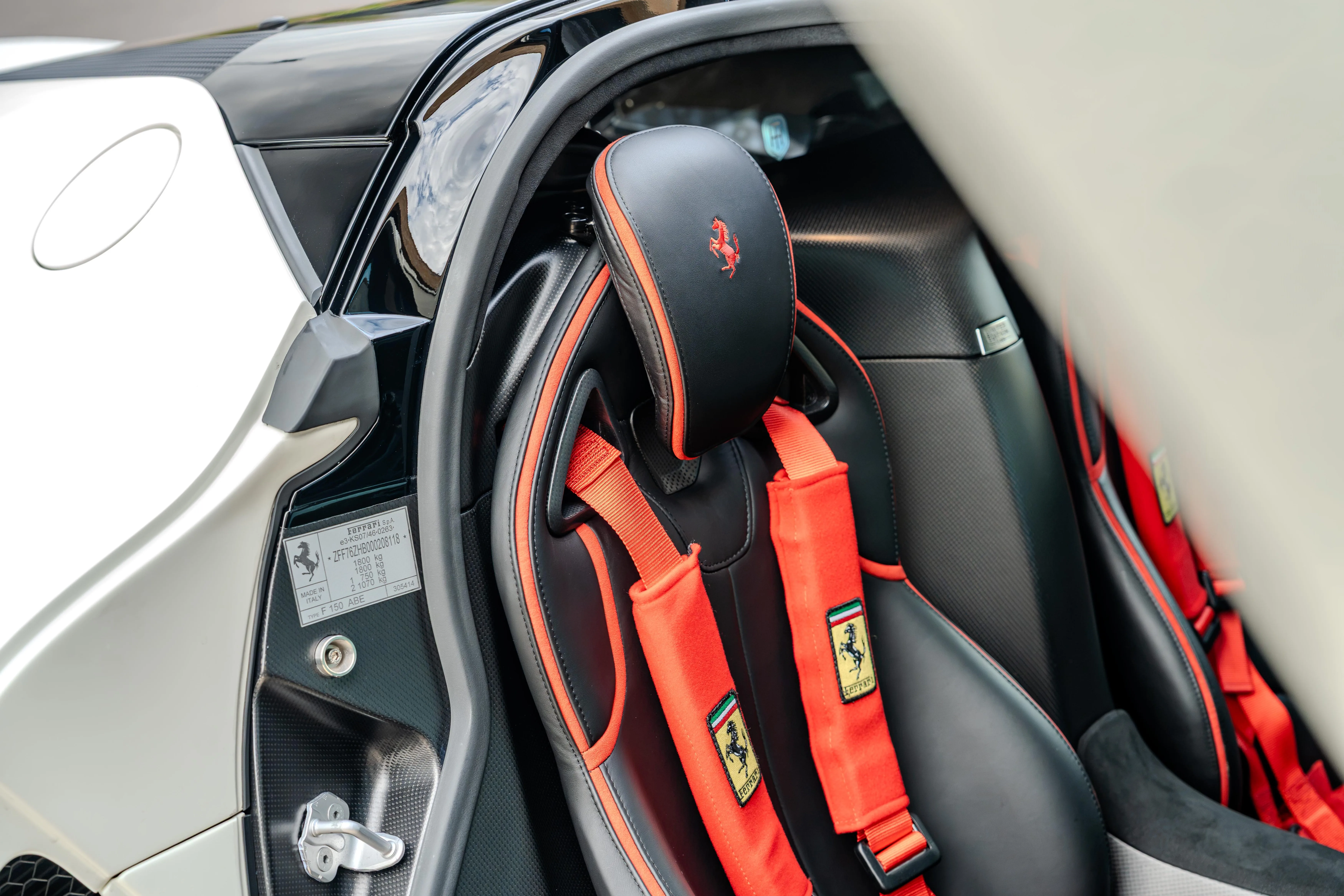 2015 Ferrari LaFerrari, 29/30