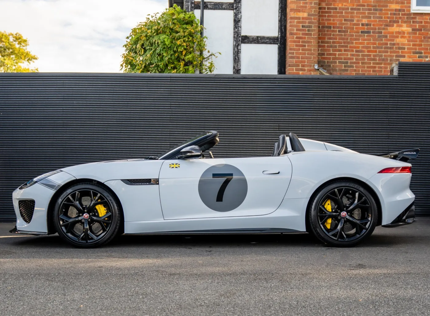 2015 Jaguar F-Type Project 7 offered by a specialist dealer in Banstead, United Kingdom, photo 3 of 15