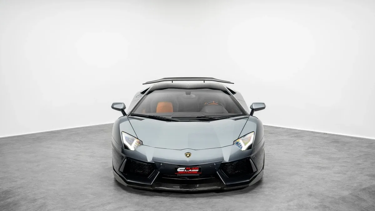 2015 Lamborghini Aventador Roadster angeboten von einem Fachhändler in Dubai, Vereinigte Arabische Emirate, Foto 4 von 25