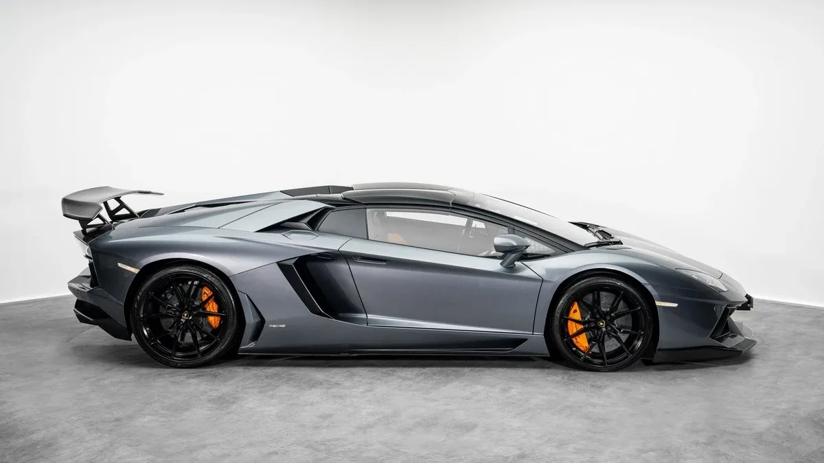 2015 Lamborghini Aventador Roadster angeboten von einem Fachhändler in Dubai, Vereinigte Arabische Emirate, Foto 5 von 25
