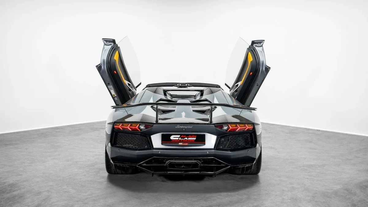2015 Lamborghini Aventador Roadster angeboten von einem Fachhändler in Dubai, Vereinigte Arabische Emirate, Foto 25 von 25