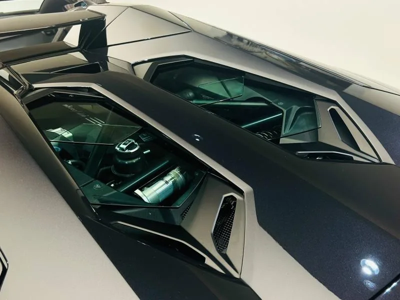 2015 Lamborghini Aventador Roadster, 18/20