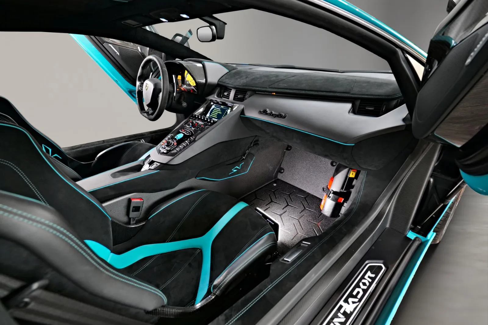 2015 Lamborghini Aventador SV, 21/24