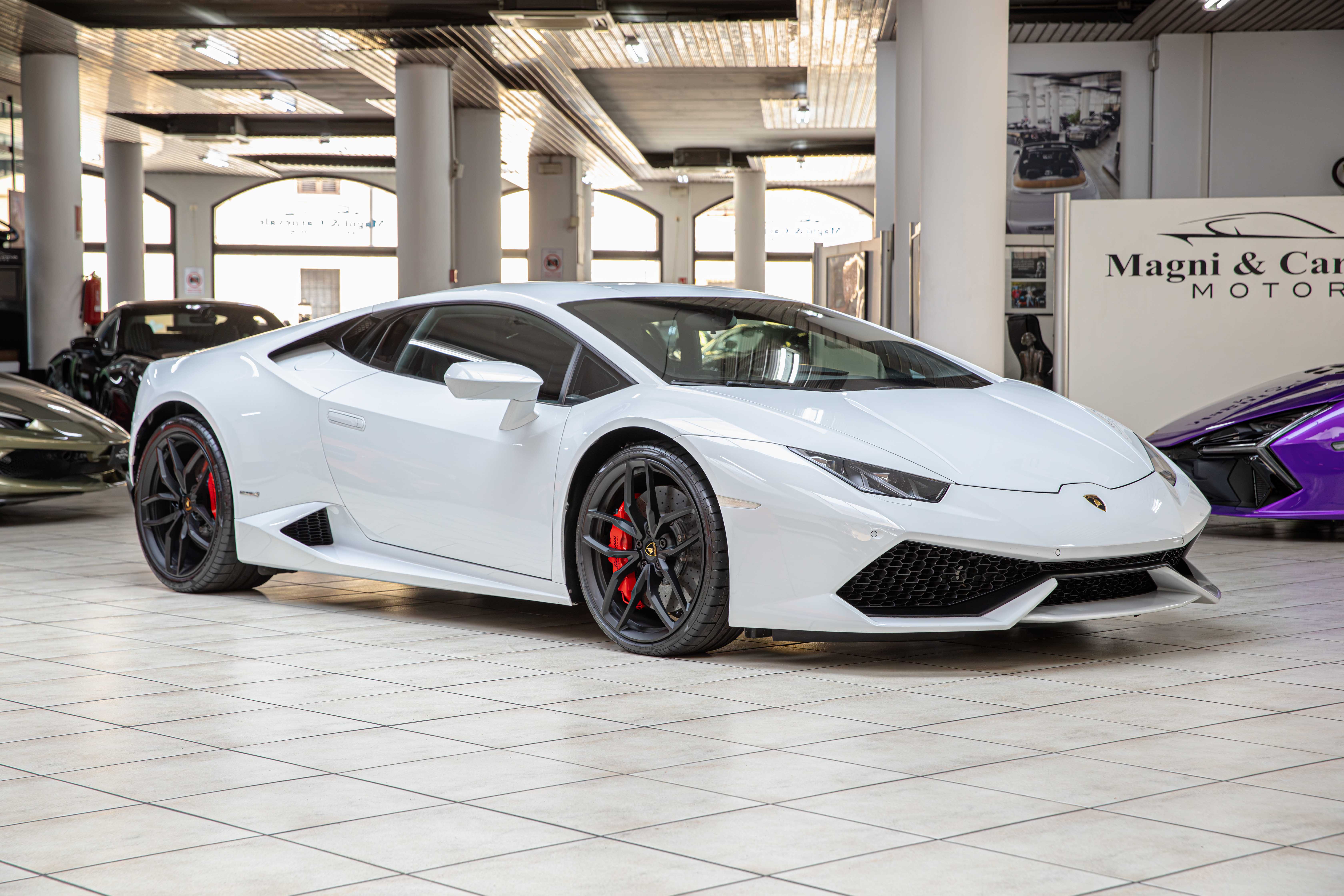 2015 Lamborghini Huracán LP 610-4 proposée par un concessionnaire spécialisé à Milan, Italie, photo 4 sur 20