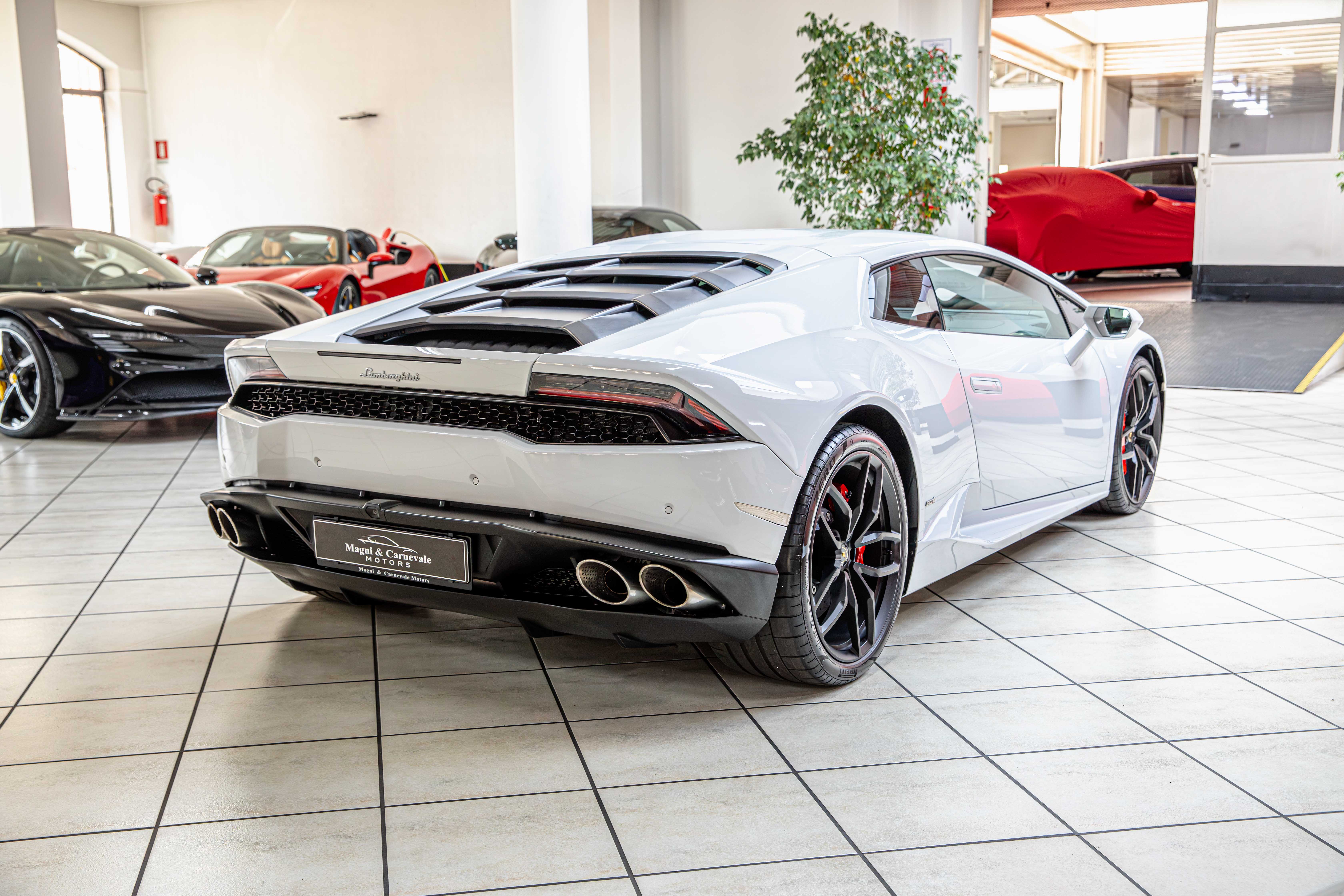 2015 Lamborghini Huracán LP 610-4 proposée par un concessionnaire spécialisé à Milan, Italie, photo 11 sur 20