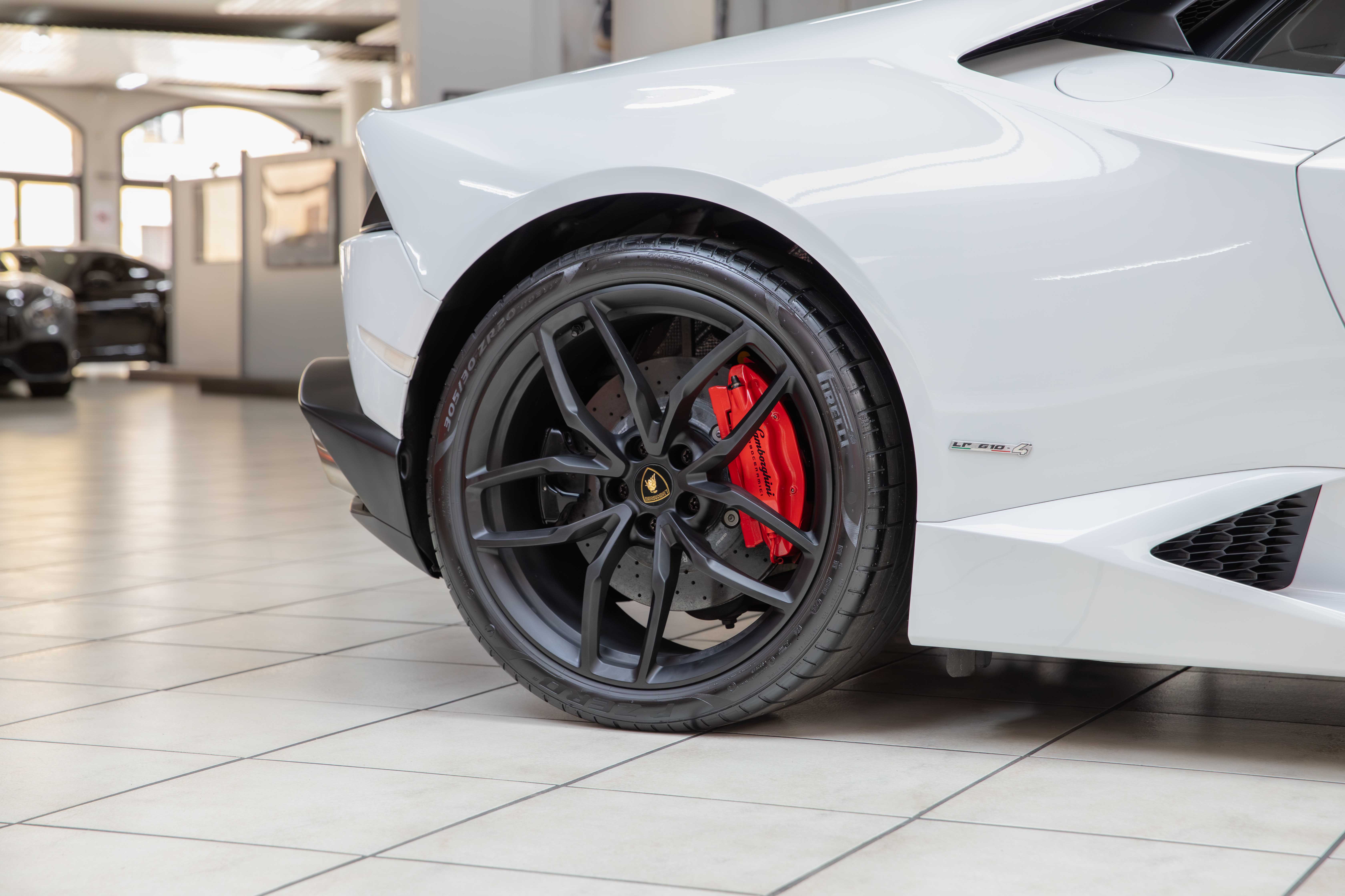 2015 Lamborghini Huracán LP 610-4 proposée par un concessionnaire spécialisé à Milan, Italie, photo 13 sur 20