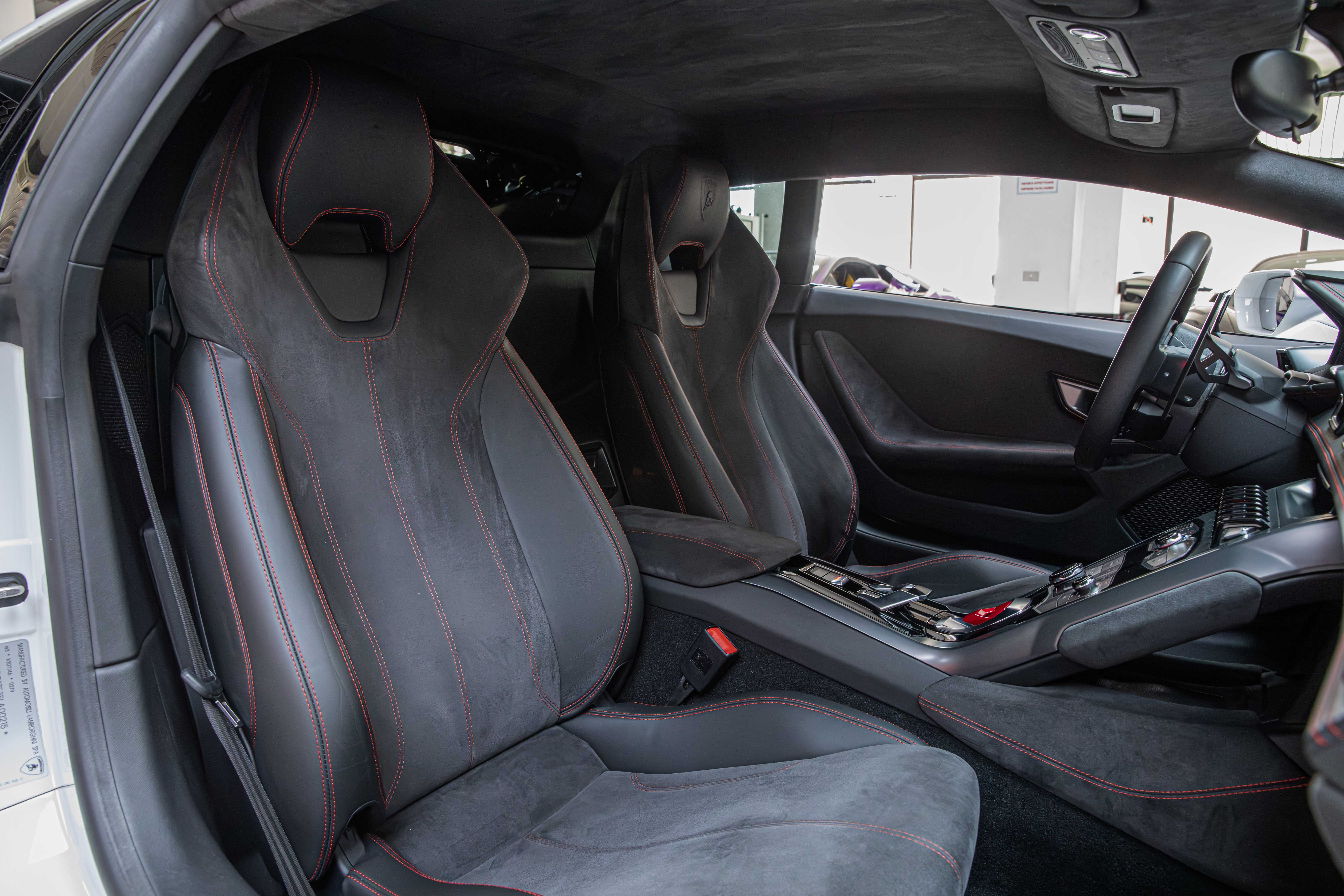 2015 Lamborghini Huracán LP 610-4 proposée par un concessionnaire spécialisé à Milan, Italie, photo 18 sur 20