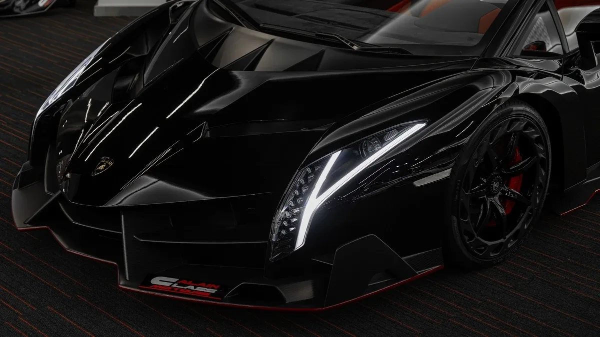 2015 Lamborghini Veneno Roadster angeboten von einem Fachhändler in Dubai, Vereinigte Arabische Emirate, Foto 9 von 25