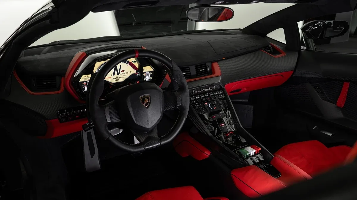 2015 Lamborghini Veneno Roadster angeboten von einem Fachhändler in Dubai, Vereinigte Arabische Emirate, Foto 14 von 25
