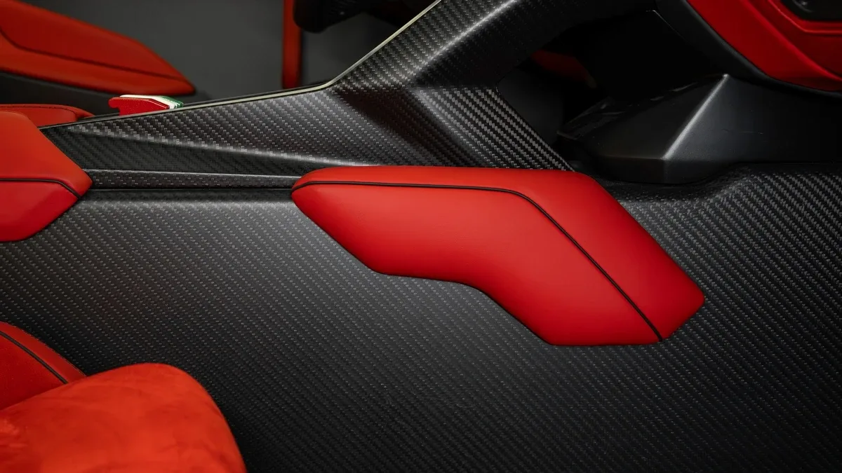 2015 Lamborghini Veneno Roadster angeboten von einem Fachhändler in Dubai, Vereinigte Arabische Emirate, Foto 19 von 25