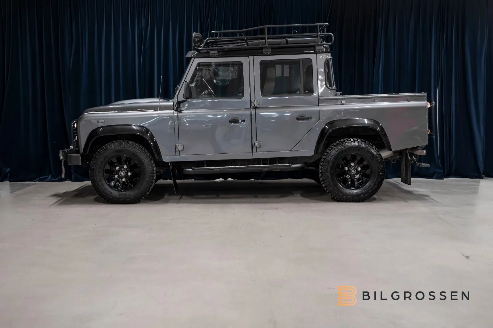 2015 Land Rover Defender 110 Classic Double Cab Pick Up, 2/24