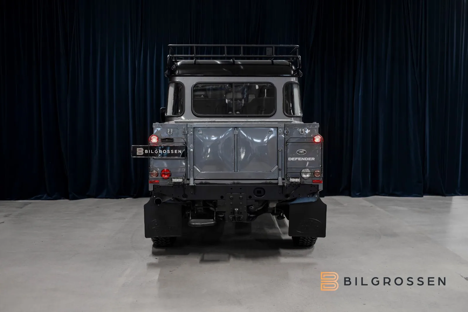 2015 Land Rover Defender 110 Classic Double Cab Pick Up, 4/24