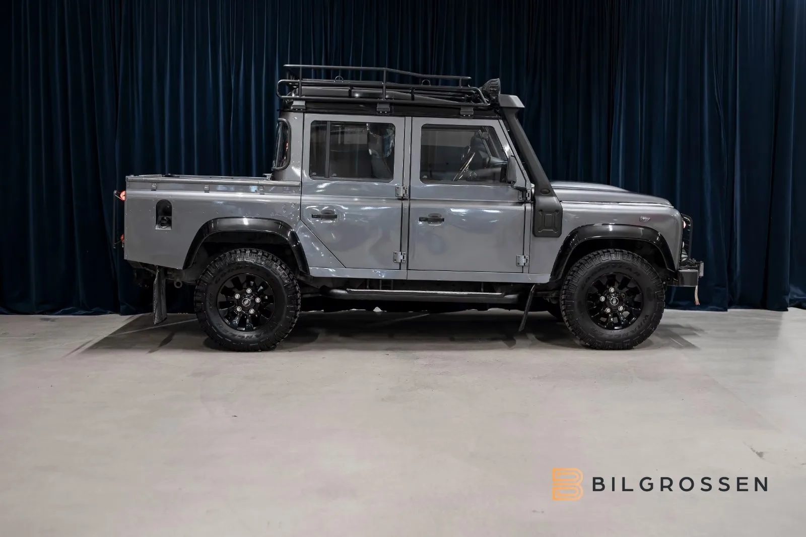 2015 Land Rover Defender 110 Classic Double Cab Pick Up, 6/24