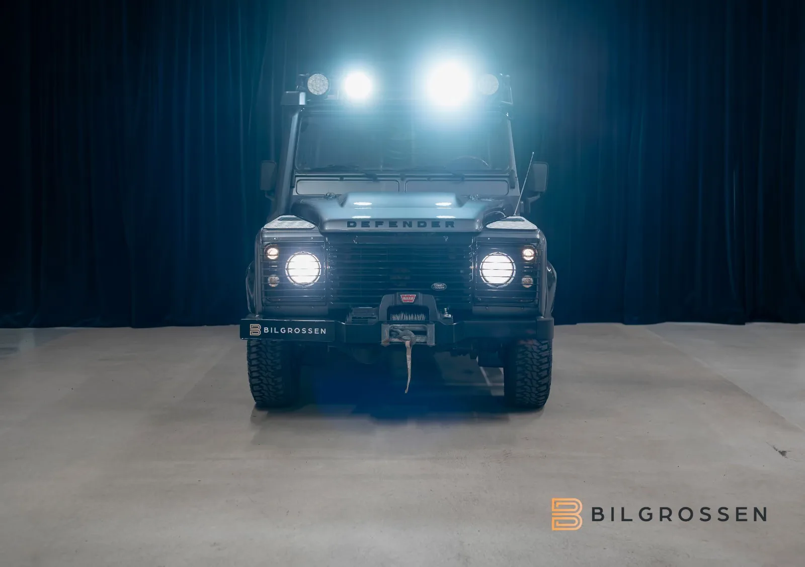 2015 Land Rover Defender 110 Classic Double Cab Pick Up, 9/24
