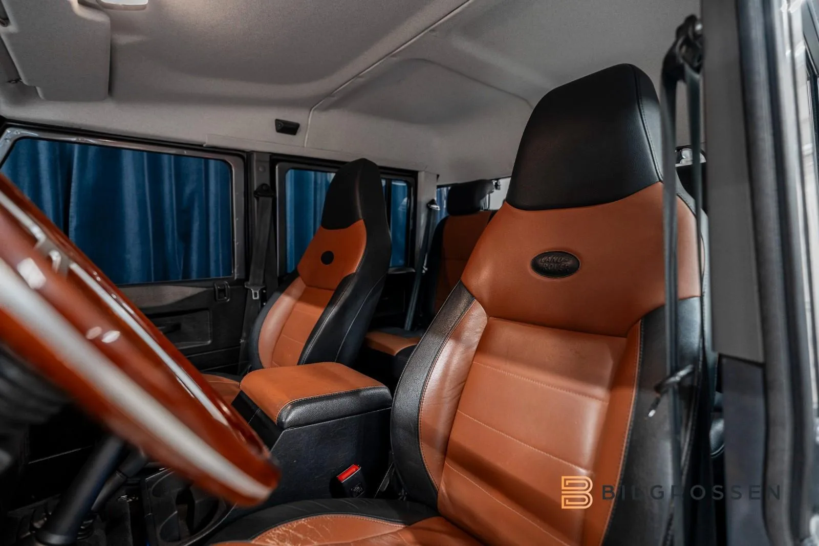 2015 Land Rover Defender 110 Classic Double Cab Pick Up, 20/24