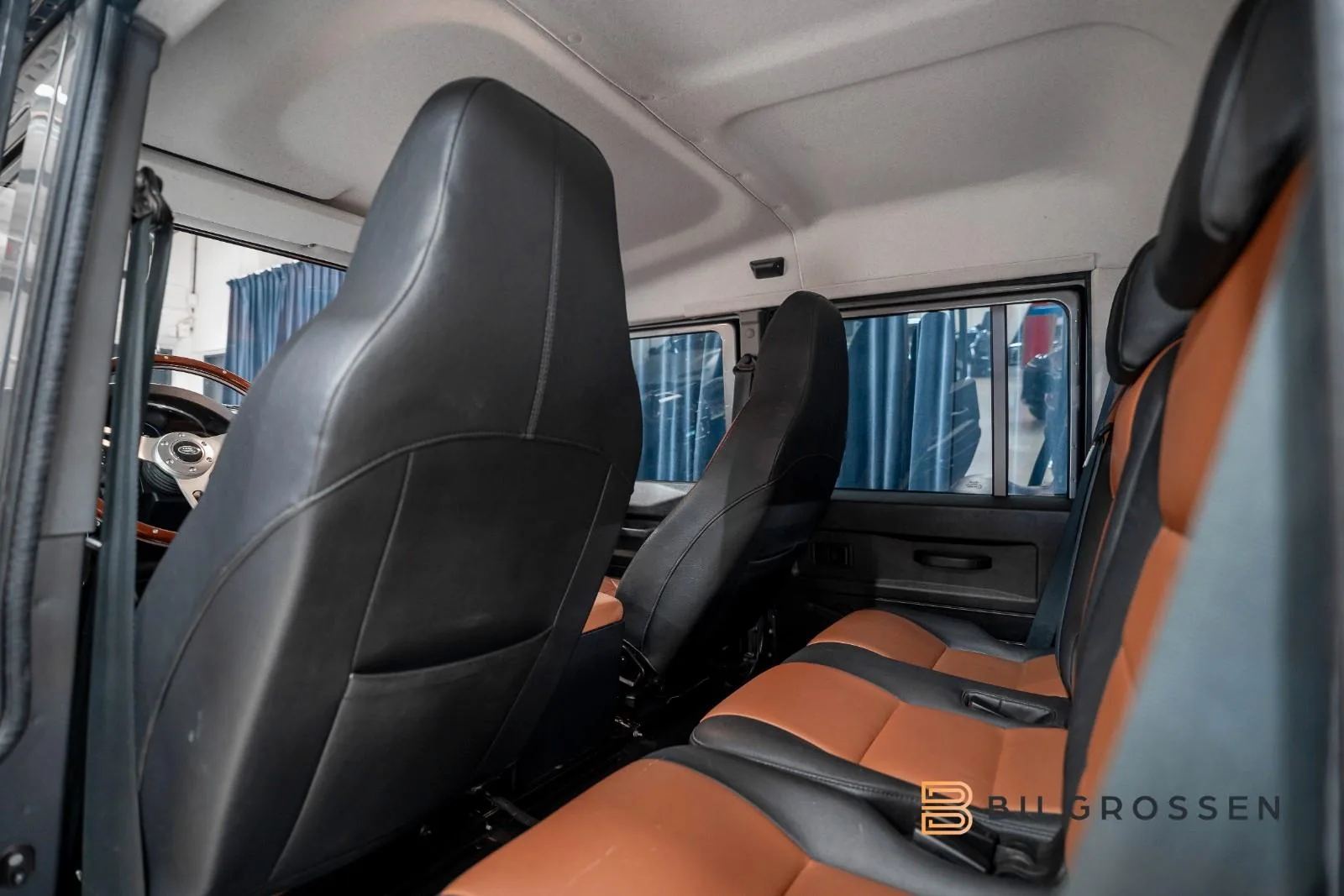 2015 Land Rover Defender 110 Classic Double Cab Pick Up, 22/24