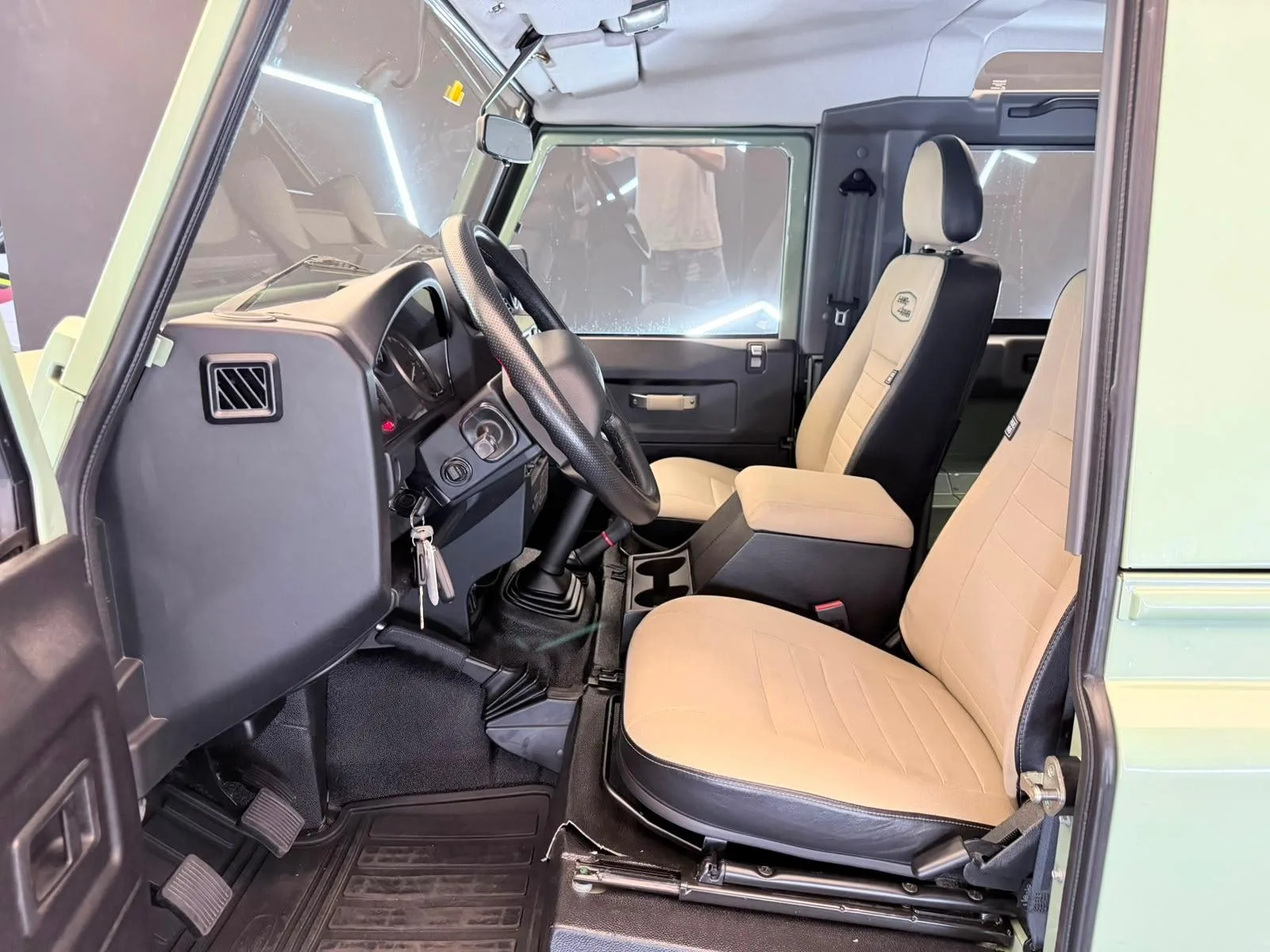 2015 Land Rover Defender Heritage 90 Station Wagon, 8/19