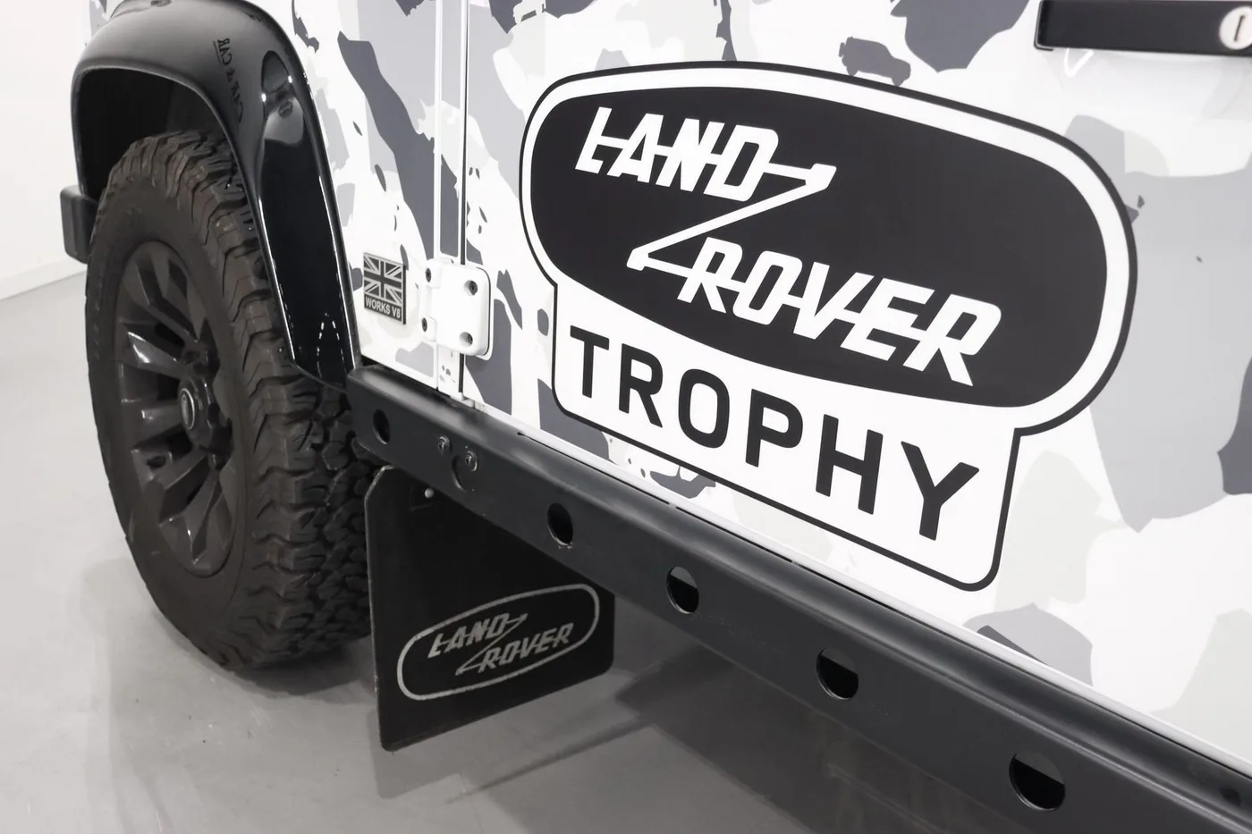 2015 Land Rover Defender Works V8 Trophy II angeboten von einem Supersportwagenhändler in Zibido San Giacomo, Italien, Foto 9 von 23