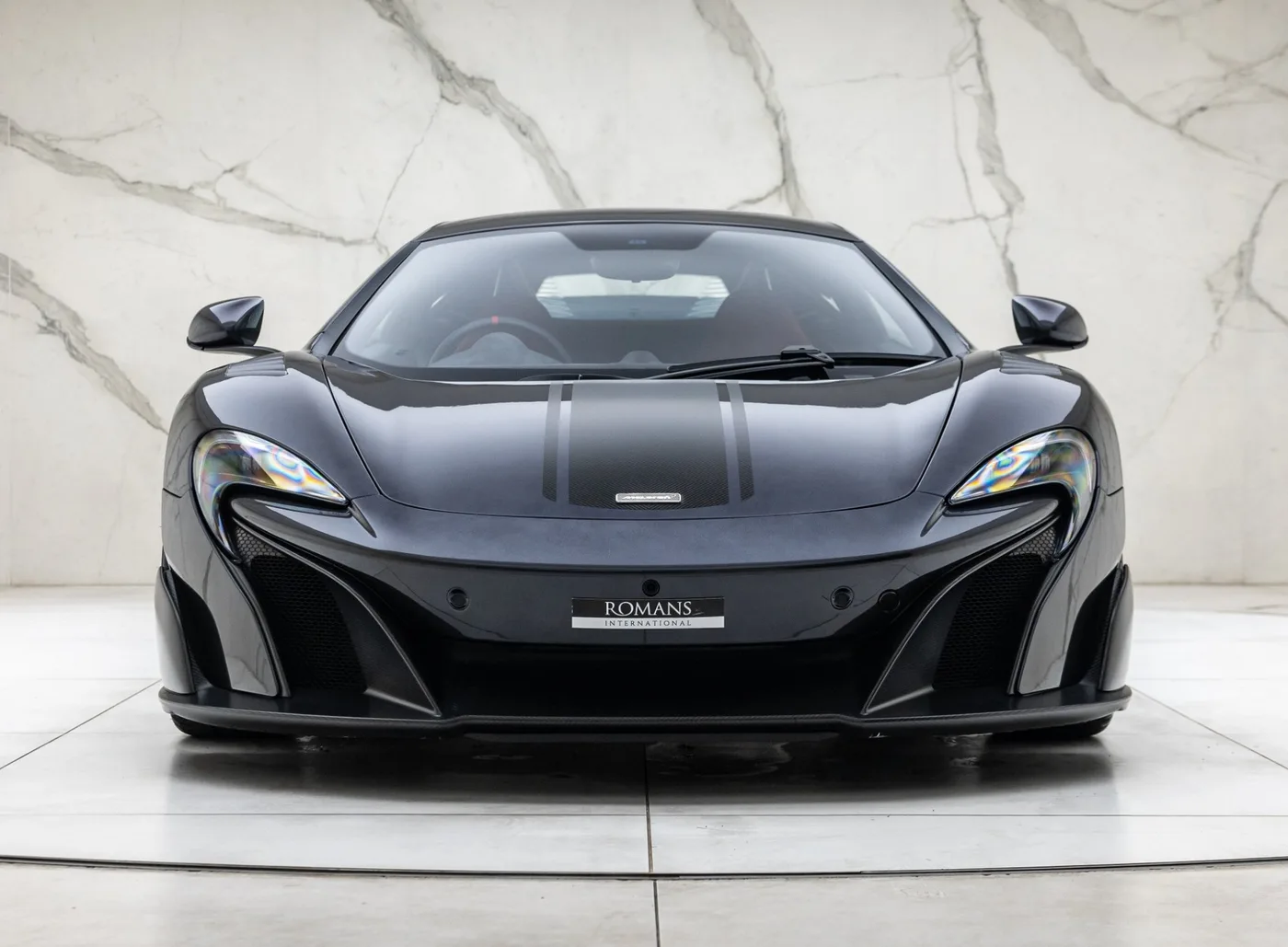 2015 McLaren 675LT offered by a specialist dealer in Banstead, United Kingdom, photo 7 of 15