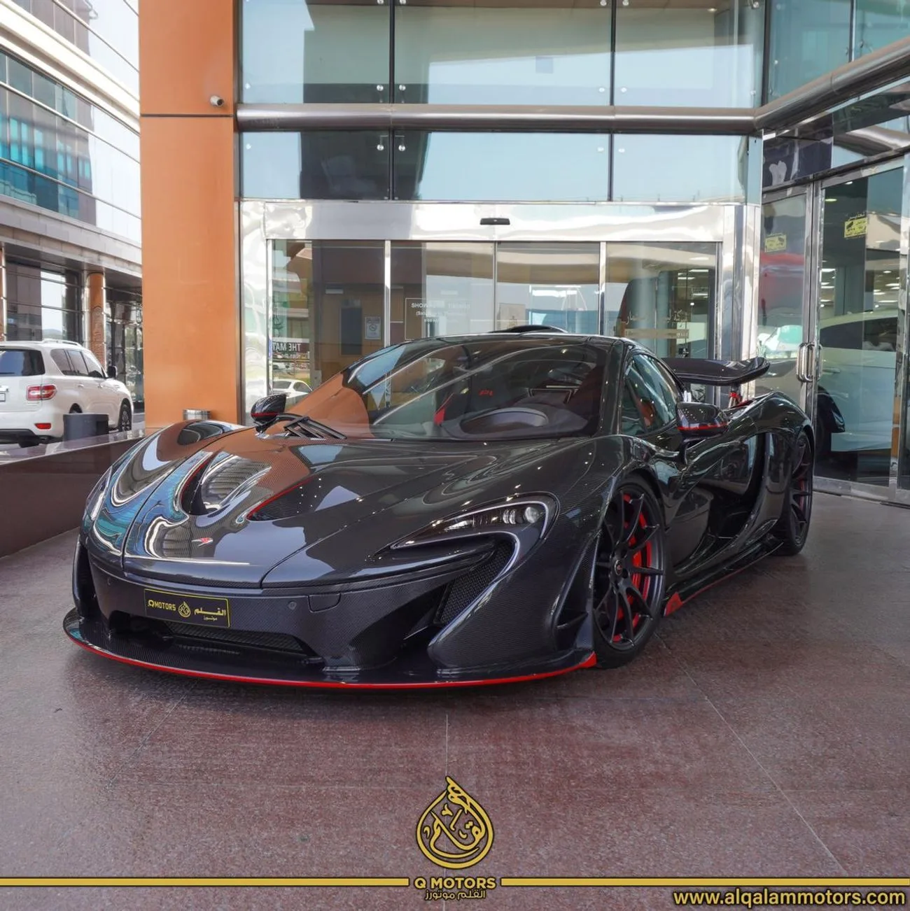 2015 McLaren P1 Carbon Edition angeboten von einem Fachhändler in Dubai, Vereinigte Arabische Emirate, Hauptfoto