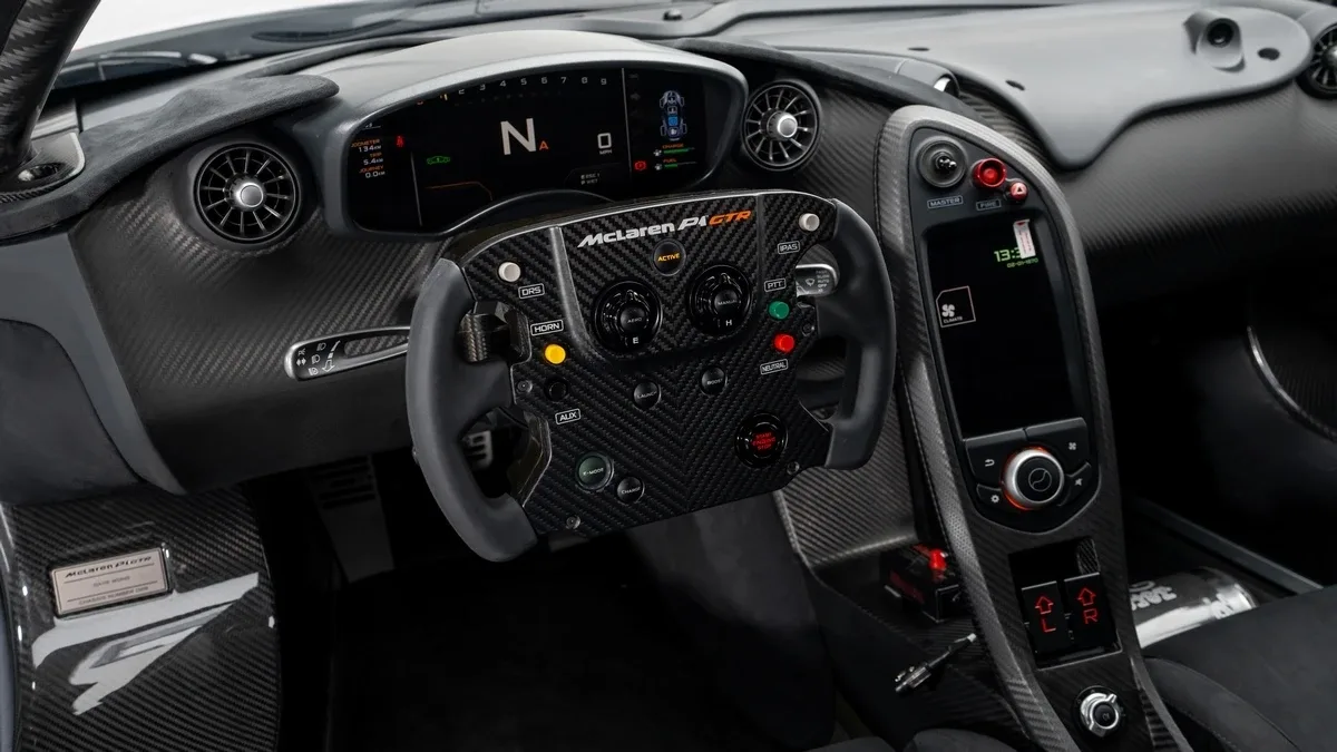 2015 McLaren P1 GTR Street Legal, 18/30