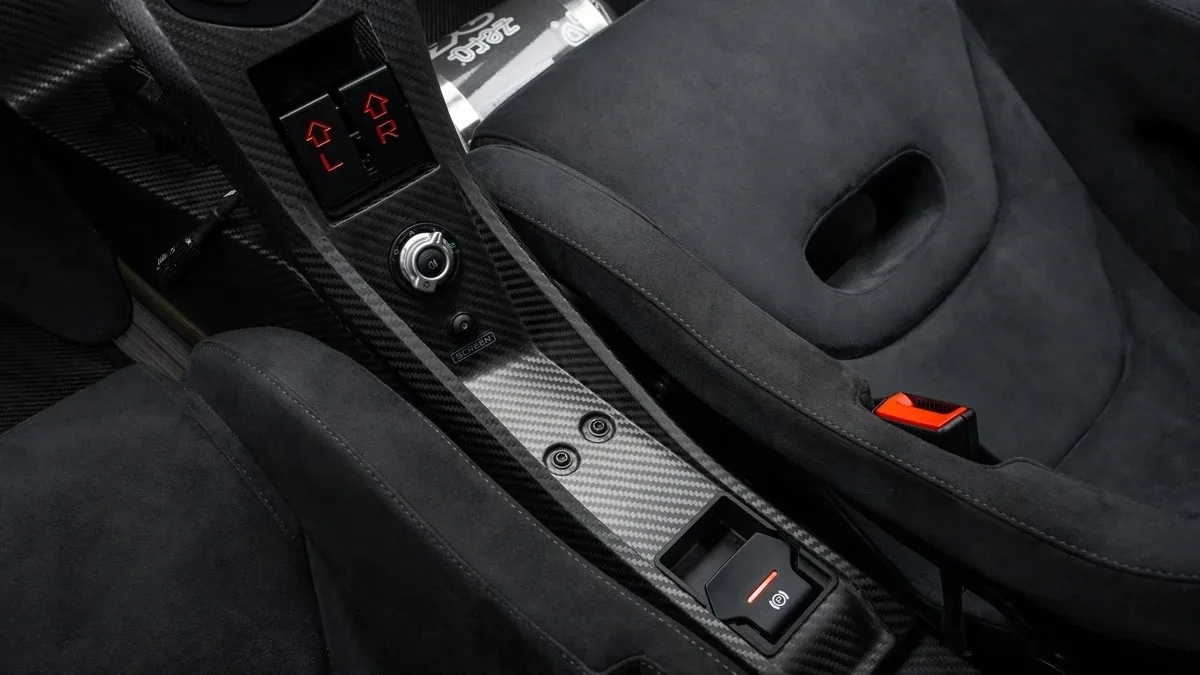 2015 McLaren P1 GTR Street Legal, 22/30