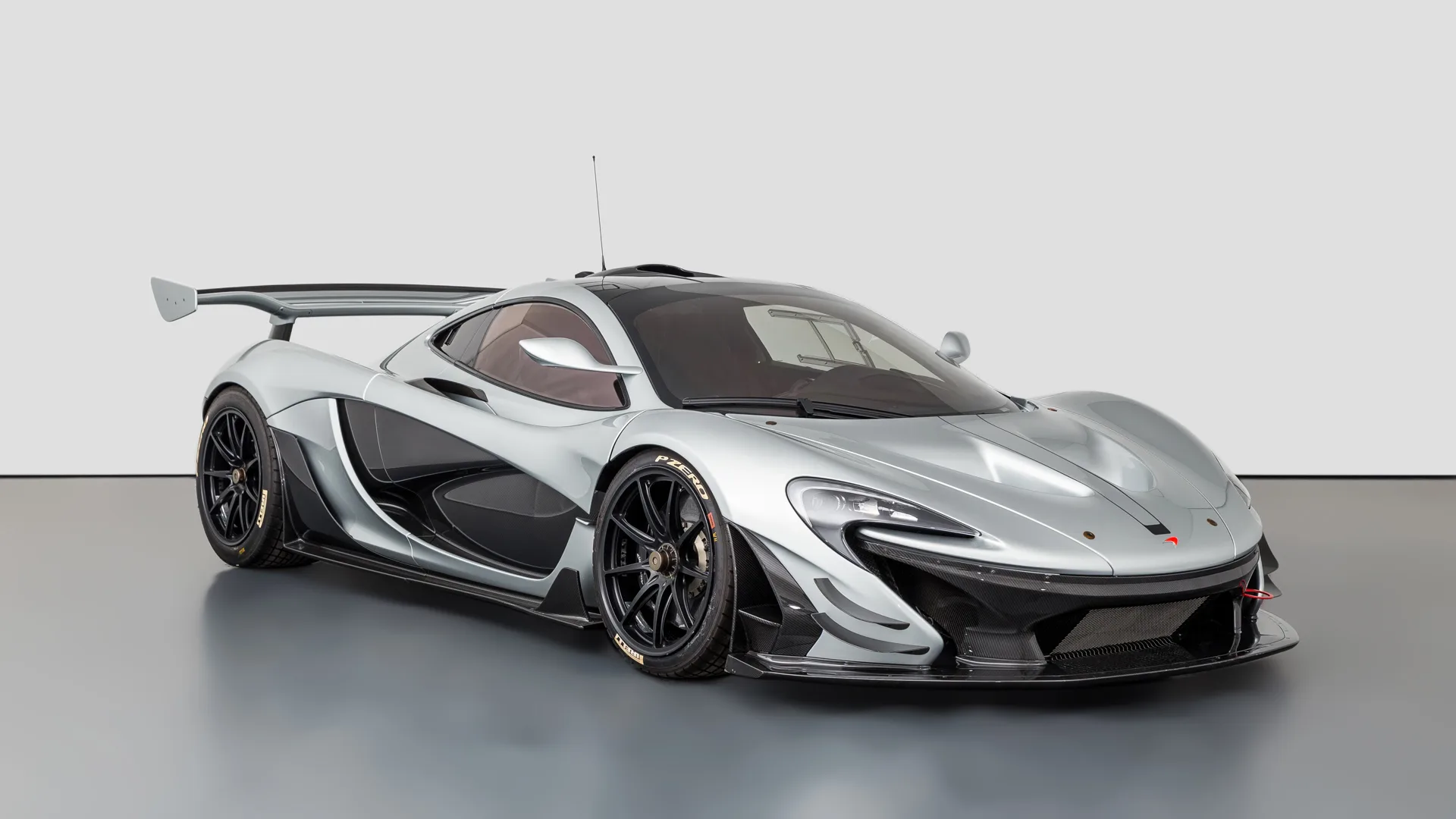 2015 McLaren P1 GTR proposée par un concessionnaire spécialisé à Pleidelsheim, Allemagne, photo principale