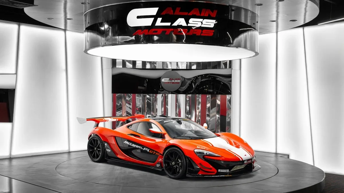 2015 McLaren P1 GTR Street legal conversion proposée par un concessionnaire spécialisé à Dubai, Émirats arabes unis, photo principale