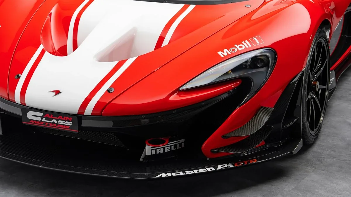 2015 McLaren P1 GTR Street legal conversion proposée par un concessionnaire spécialisé à Dubai, Émirats arabes unis, photo 8 sur 25