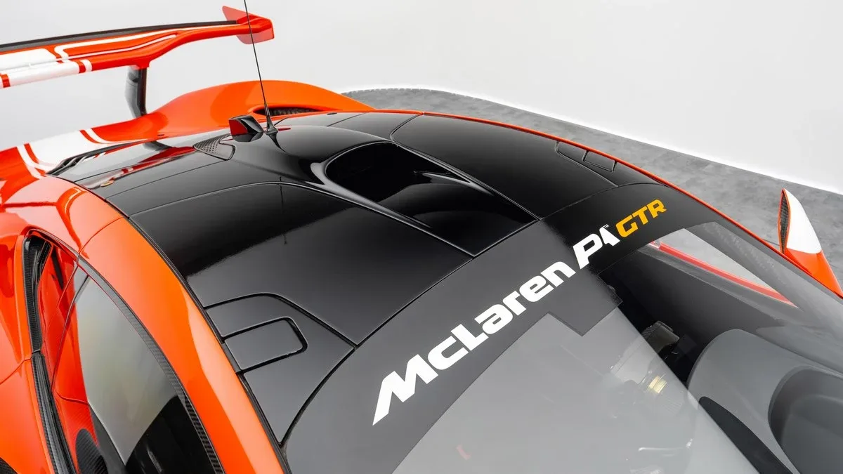 2015 McLaren P1 GTR Street legal conversion proposée par un concessionnaire spécialisé à Dubai, Émirats arabes unis, photo 11 sur 25