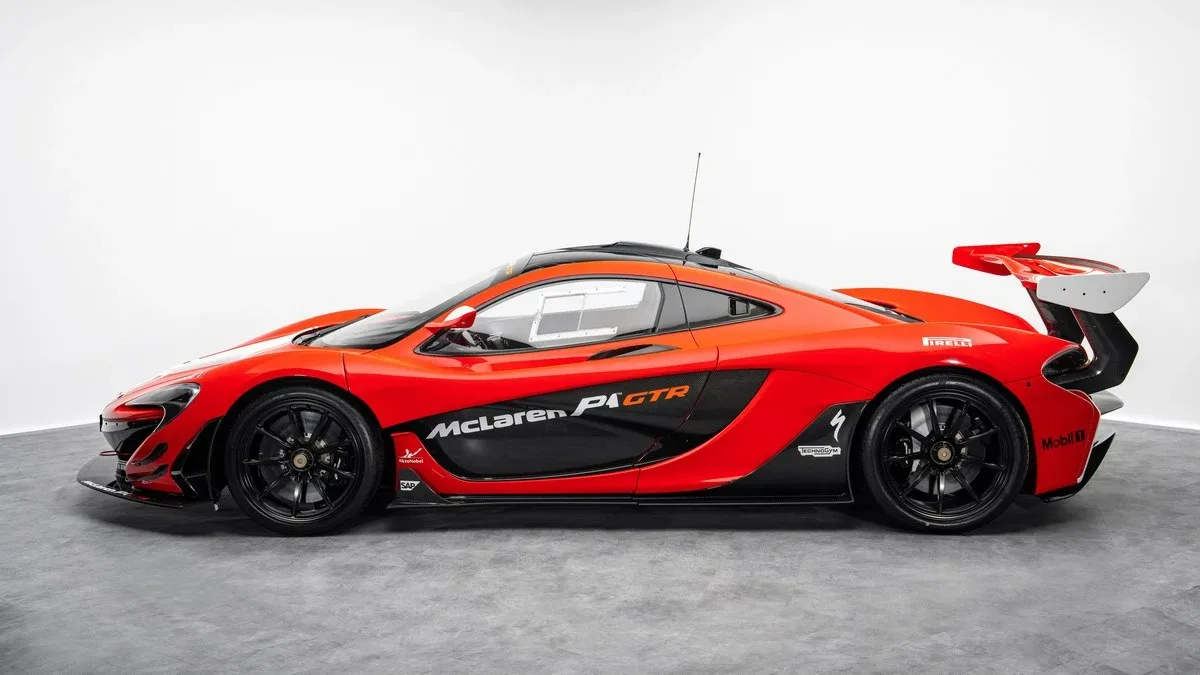 2015 McLaren P1 GTR Street legal conversion proposée par un concessionnaire spécialisé à Dubai, Émirats arabes unis, photo 24 sur 25