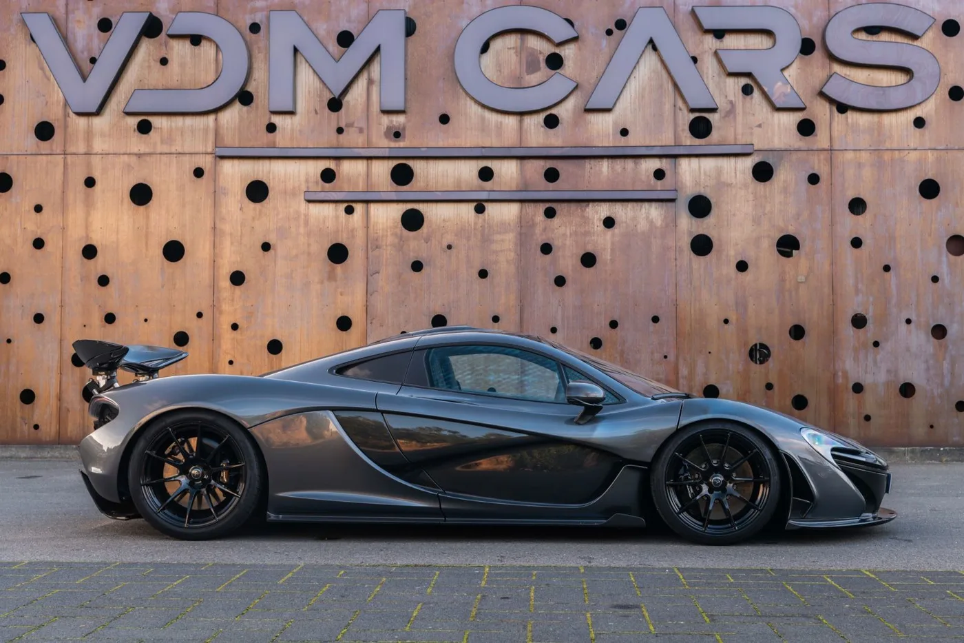 2015 McLaren P1 offered by a supercar dealer in Gronau, Germany, photo 8 of 25