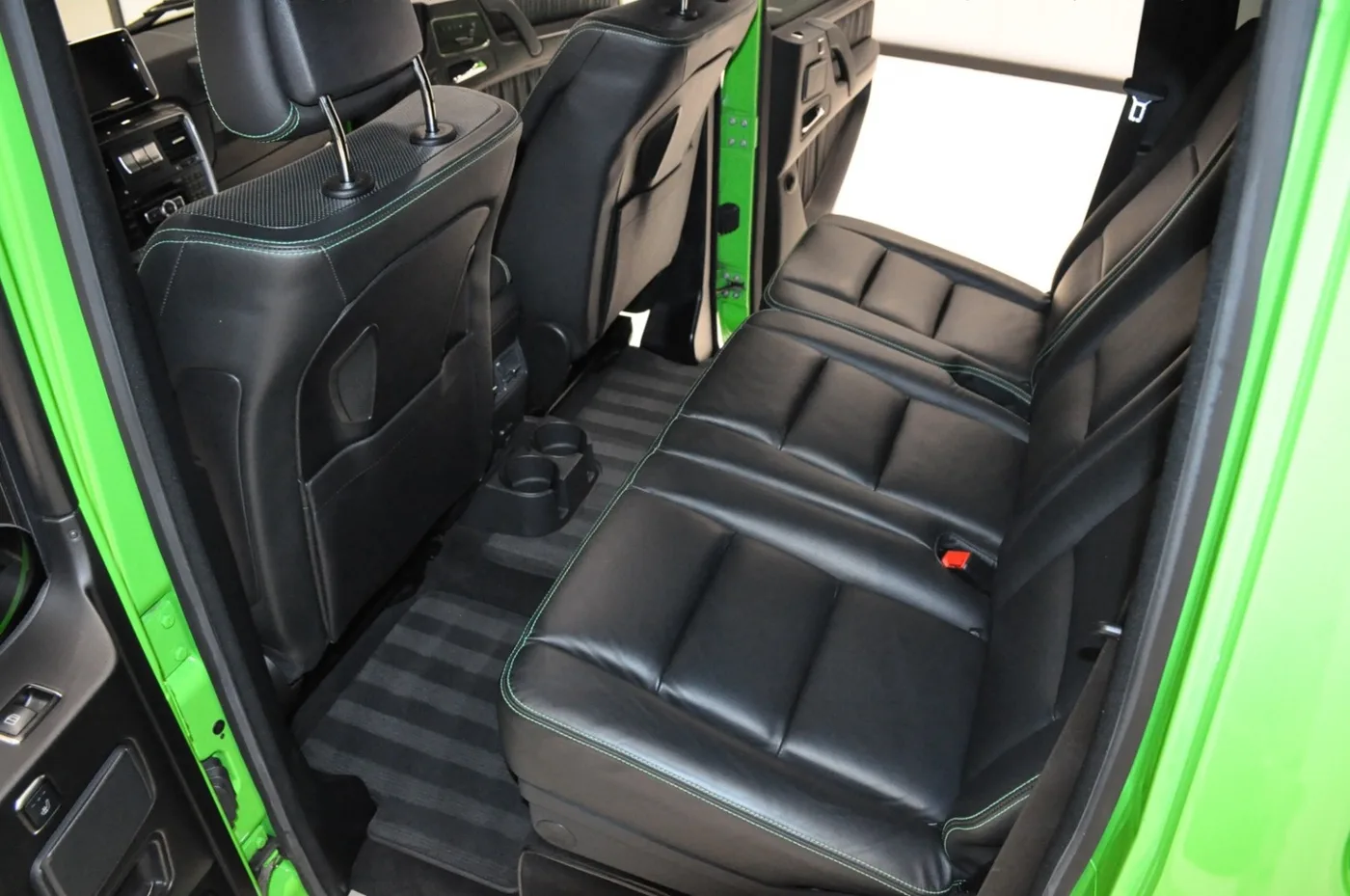 2015 Mercedes-AMG G 63 6x6 proposée par un négociant en voitures de collection à Alkmaar, Pays-Bas, photo 4 sur 15
